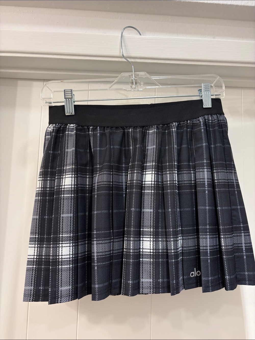 ALO Yoga Black & White Plaid Pleated Mini Skirt